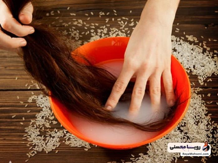 آب برنج برای شستشوی موهای آسیب دیده و حساس با دکلره بسیار خوب است وبه برای مراقبت از مو بعد از دکلره کمک میکند